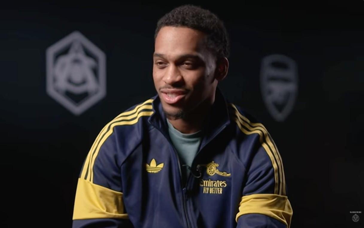 廷贝尔：加布是场上的后防领袖接下来