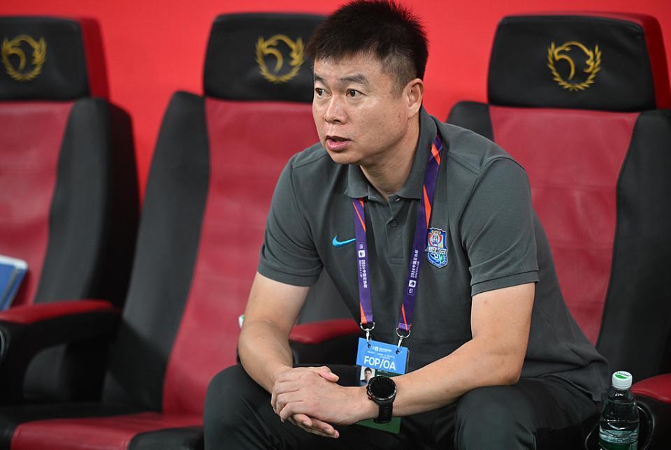 被骂于白旗51岁国足名宿回怼：我率队