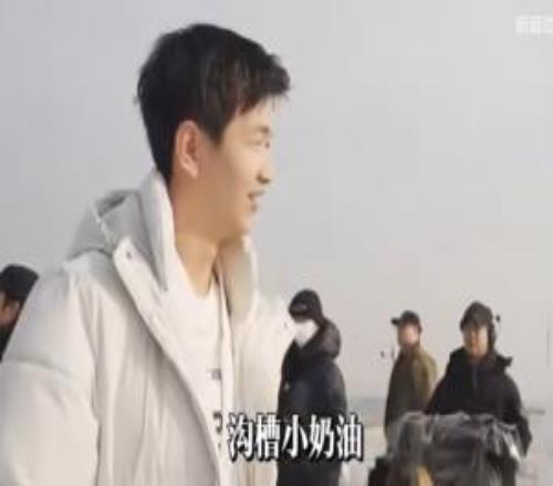 是个人都踩你头！小奶油面对Chovy不断旋转战绩097堪比第六人