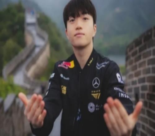 Jankos称赞Keria：他的巴德强得不真实，简直一个人统治比赛