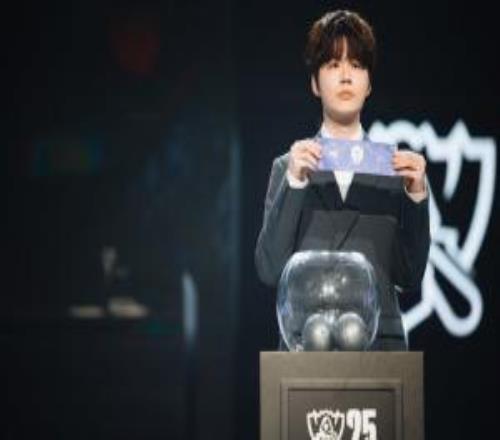 Crisp：身体恢复了30%仍在治疗一年两队是特别的经历