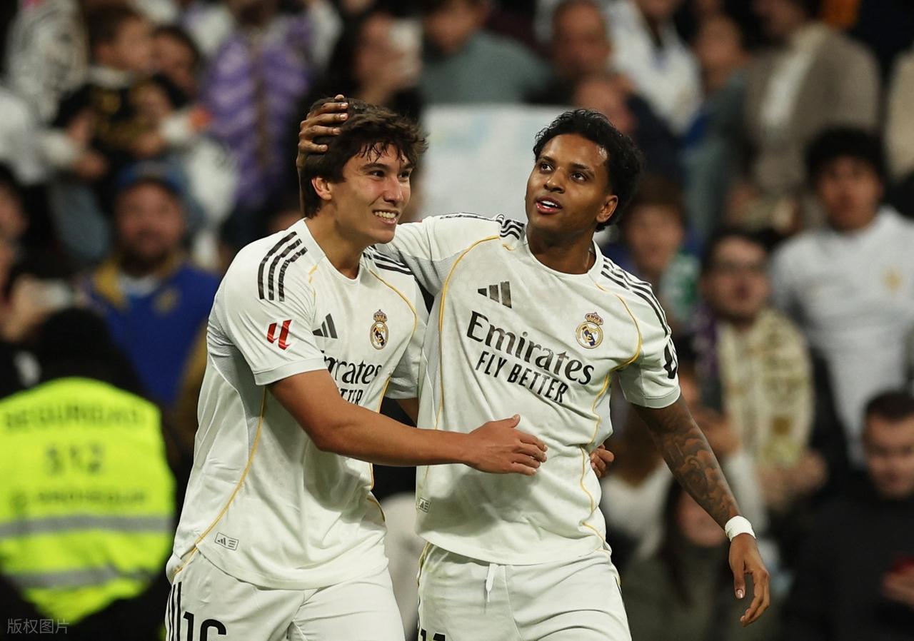 西甲最新积分战报姆巴佩“替身”3球皇马追巴萨马竞无力回前3