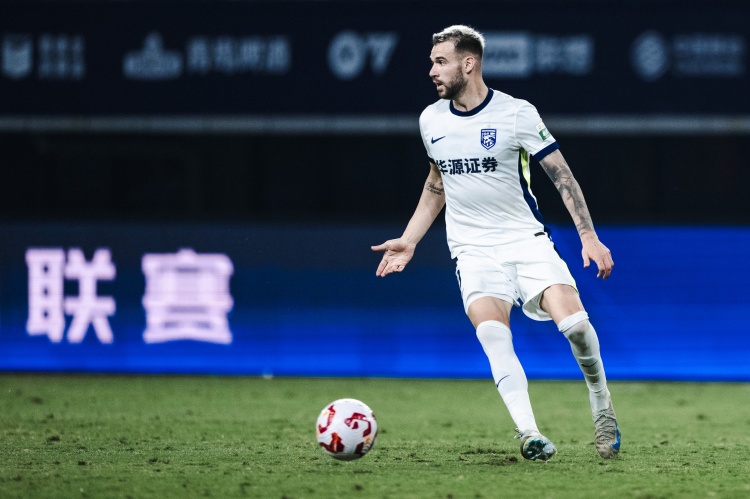 湖北媒体：三镇引入两名助教辅佐邓卓翔图多列今晚将复出