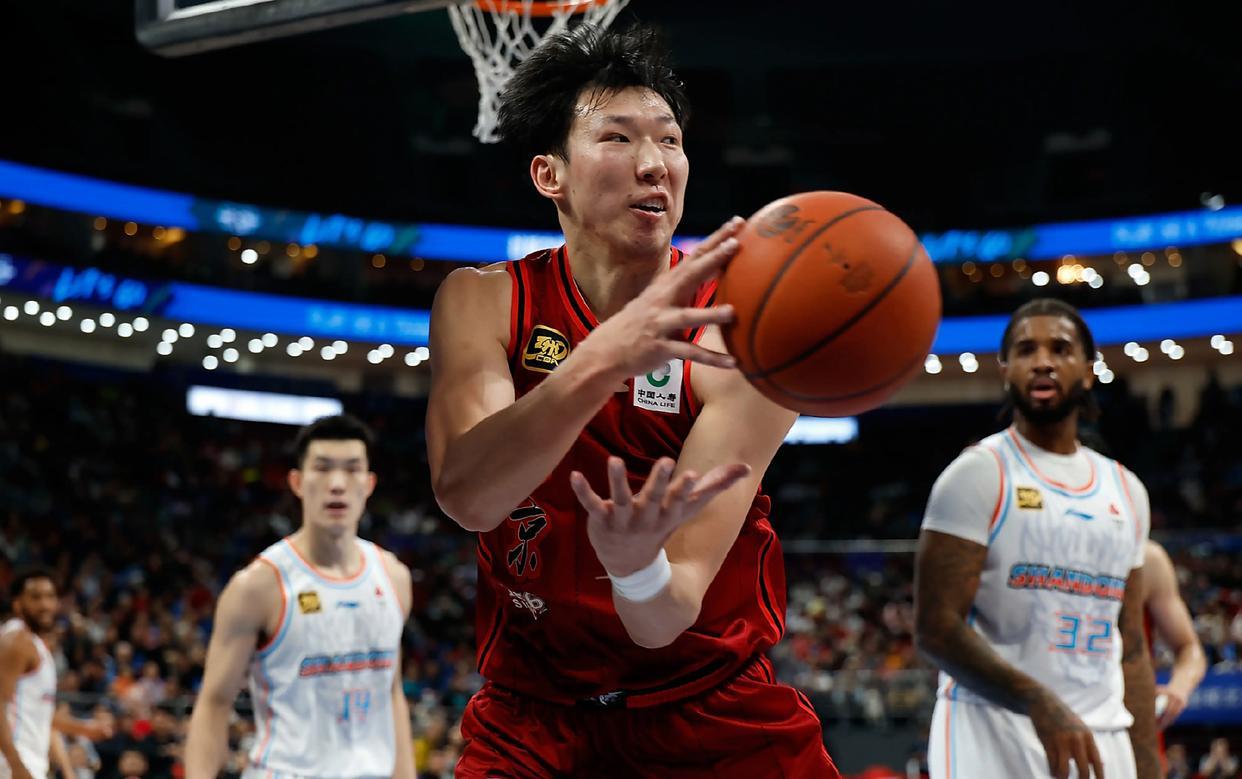 没有杨瀚森、余嘉豪!CBA重排8大中锋,两老将还能打,杜锋拿好牌