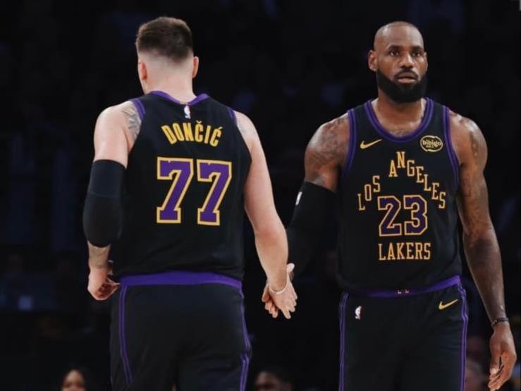 湖人128121灰熊！重要的不是赢球，而是老詹赛后对东契奇的表态