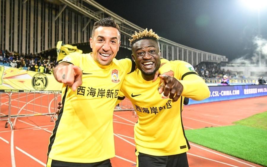 海港给了机会,蓉城申花接不住,前三名集体踩刹车,中超争冠形势没有变化