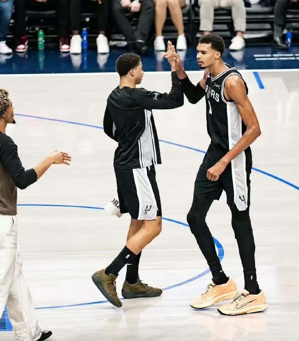 西部第1!NBA杀出大黑马!马刺时隔6年再崛起,文班MVP也不远了