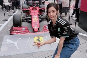 张小薇分享F1观赛动态：恭喜安东内利我见证了他第一个冠军