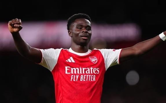 泰晤士：萨卡续约后周薪约为30万镑，将