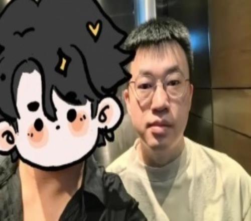 军中无戏言！网友与xiaohu成为邻居并分享合照自爆小区一平方10万