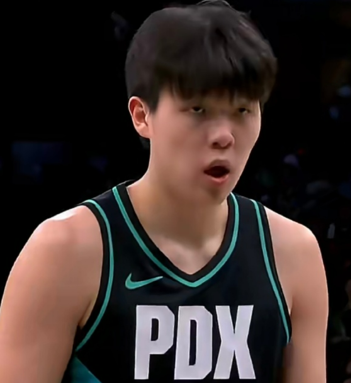 炸裂！干翻西部第二！杨瀚森血帽NBA榜眼秀