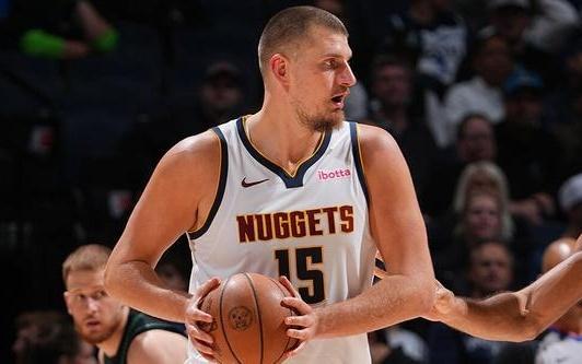 约基奇开季前三场连续三双继大O&威少后NBA历史第三人