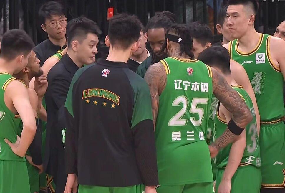 杨鸣下狠手，辽宁男篮裁掉两名外援，21+5+5新援即将首秀