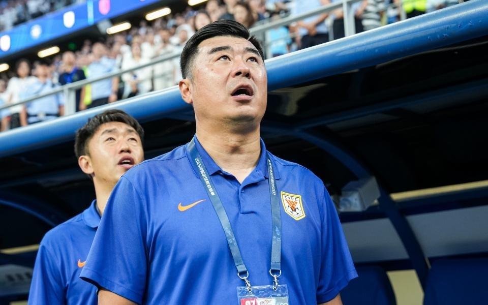 泰山29惨败申花！媒体人热议：心气还能剩多少，问题集中爆发