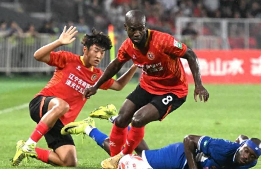 有钱！中国足坛新恒大诞生，连买2大强力球星！身价暴涨超5000万