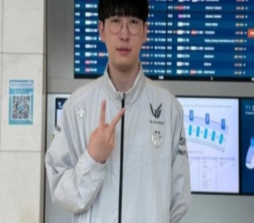 Duro：想看中国独具特色的建筑和夜景，辅助需展现灵活游走的能力