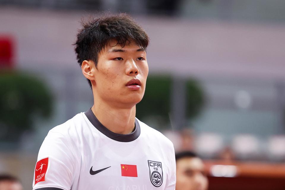 2轮送3球+骂球迷！亚泰红星遭名宿怒