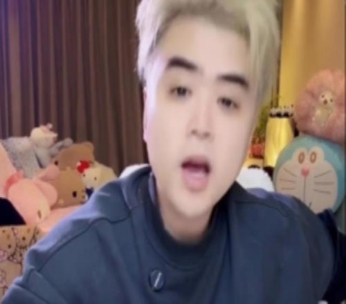 朱开：据我所知Kanavi的一些生活习惯我觉得接受不了韩国的文化