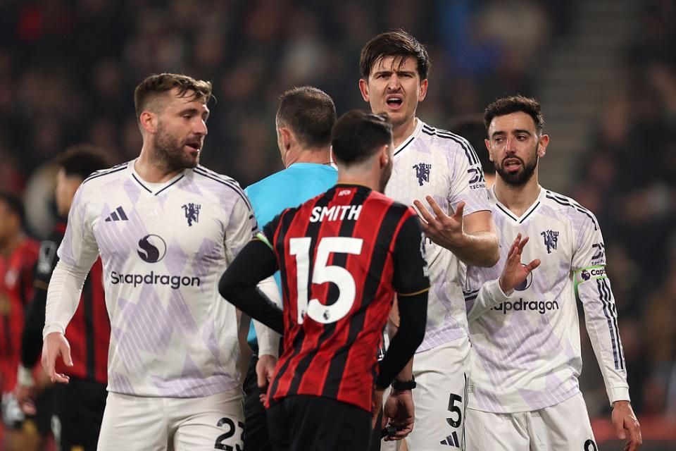 两度领先遭扳平！十人曼联22伯恩茅斯B费造2球马奎尔染红+送点