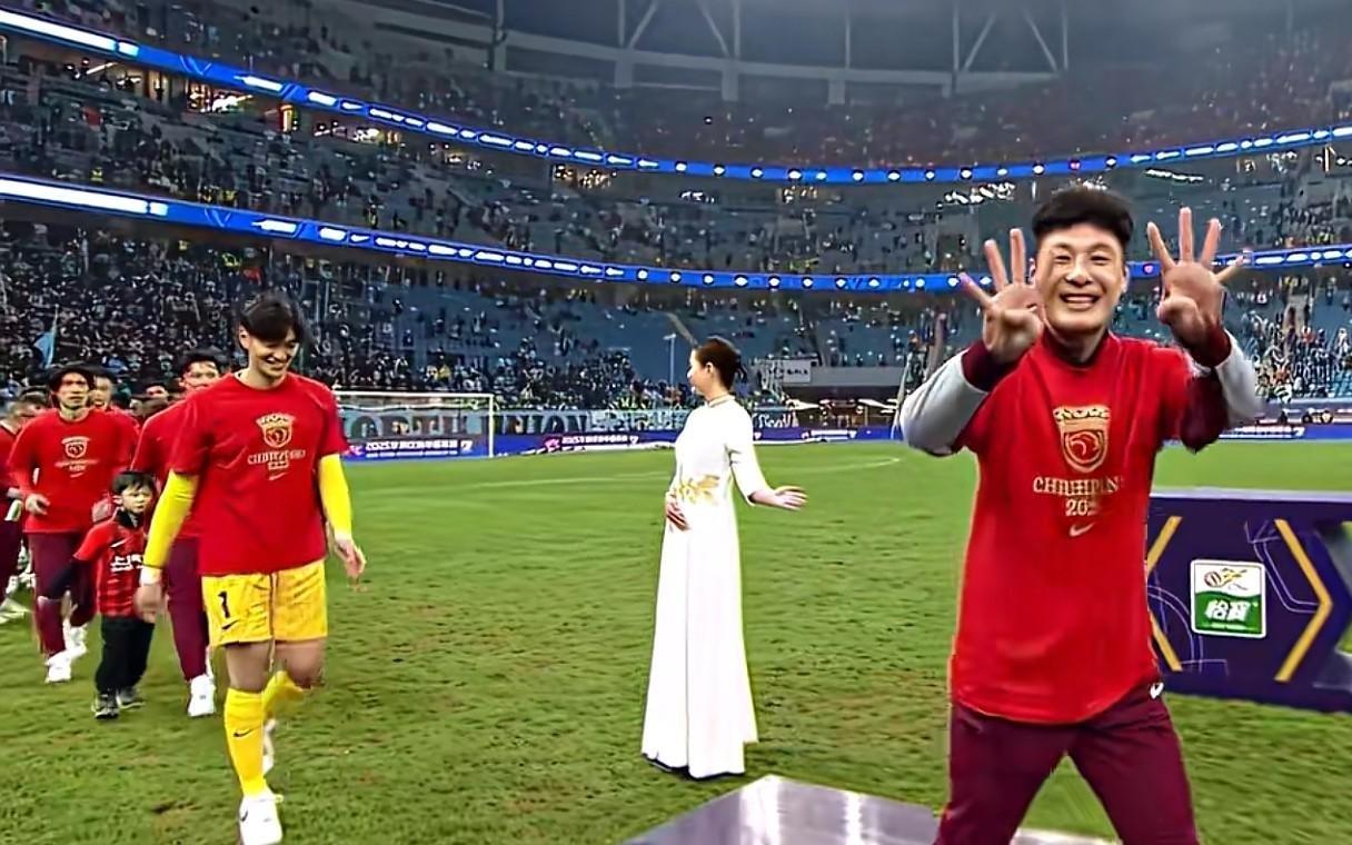 武磊：看球比踢球更紧张，感觉这次夺冠