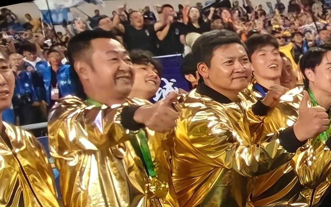 苏超遭球迷痛批变味！曝泰州夺冠功臣，返回长春，或参加末轮中超