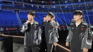 TES粉丝怒喷Kanavi：这打野明年还能在lpl找到工作只能说lpl膝盖直不起来