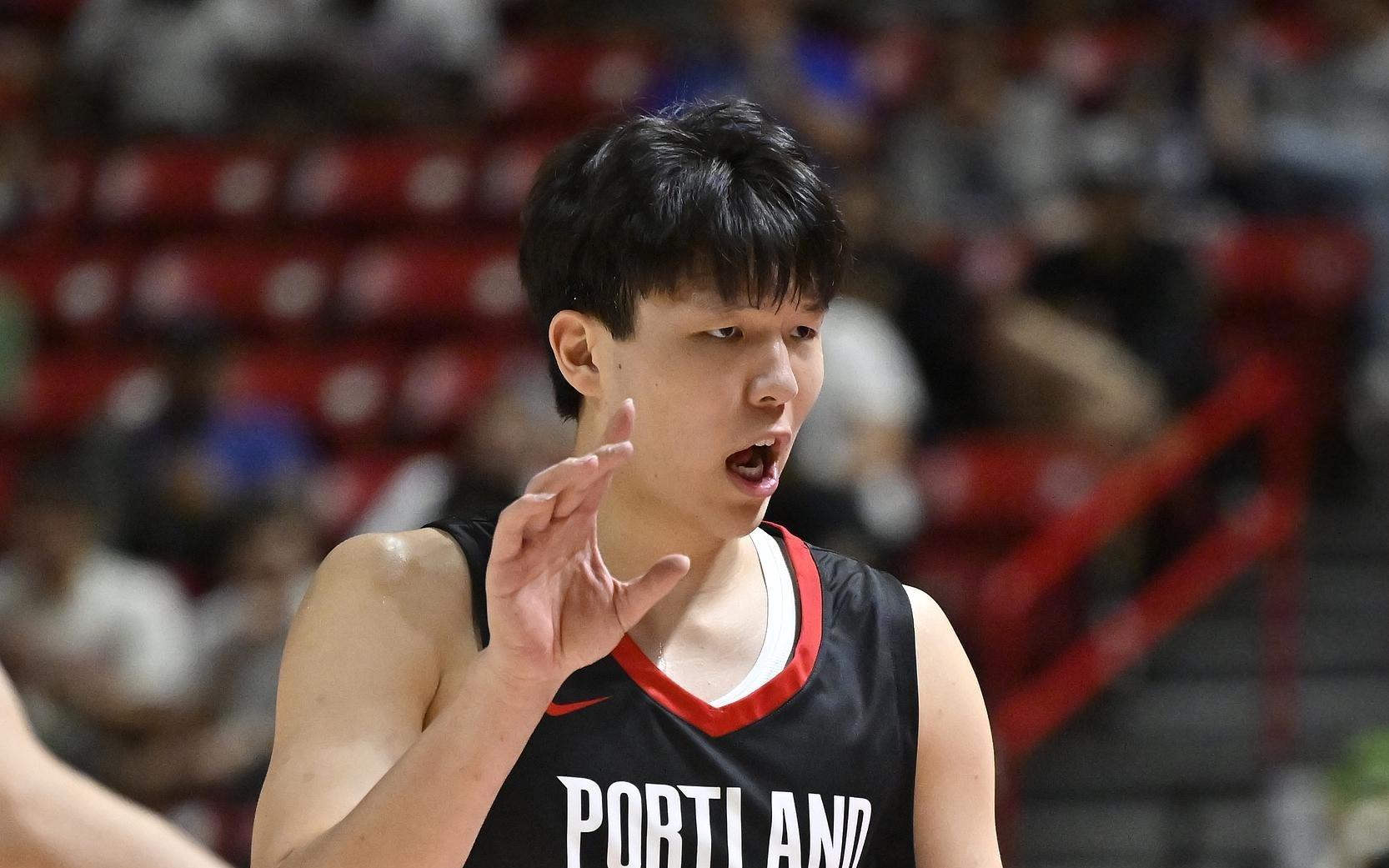 杨瀚森NBA季前赛首秀六犯离场，CBA首