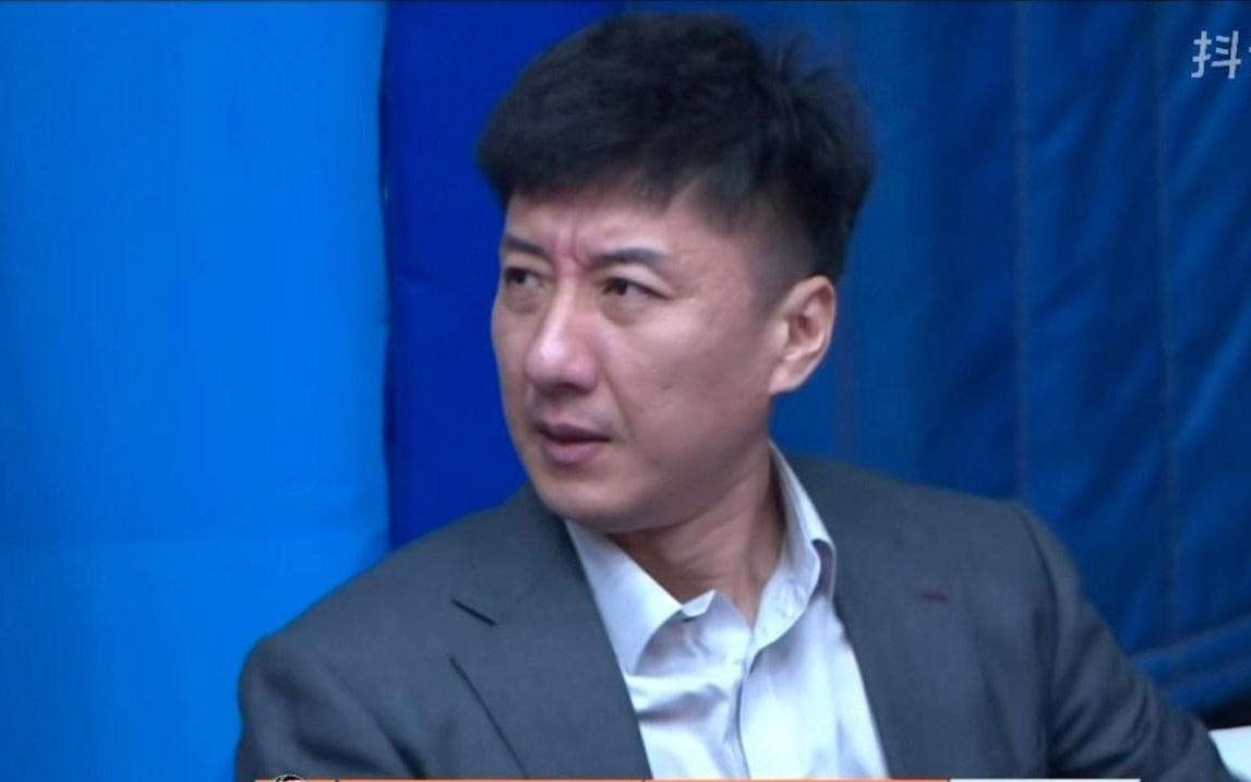 真爱啊！球队5连败，场均输27分，票价还死贵，现场却座无虚席