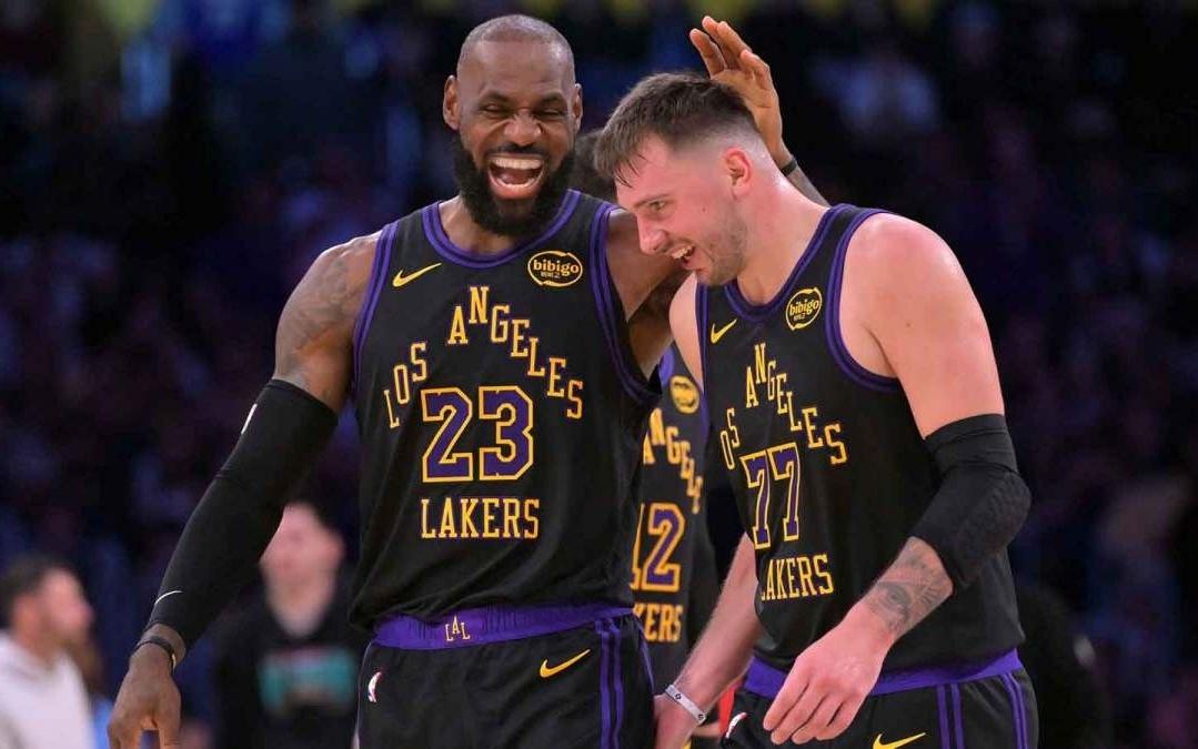 惺惺相惜，湖人队勒布朗詹姆斯盛赞东契奇，称其为“四分卫”