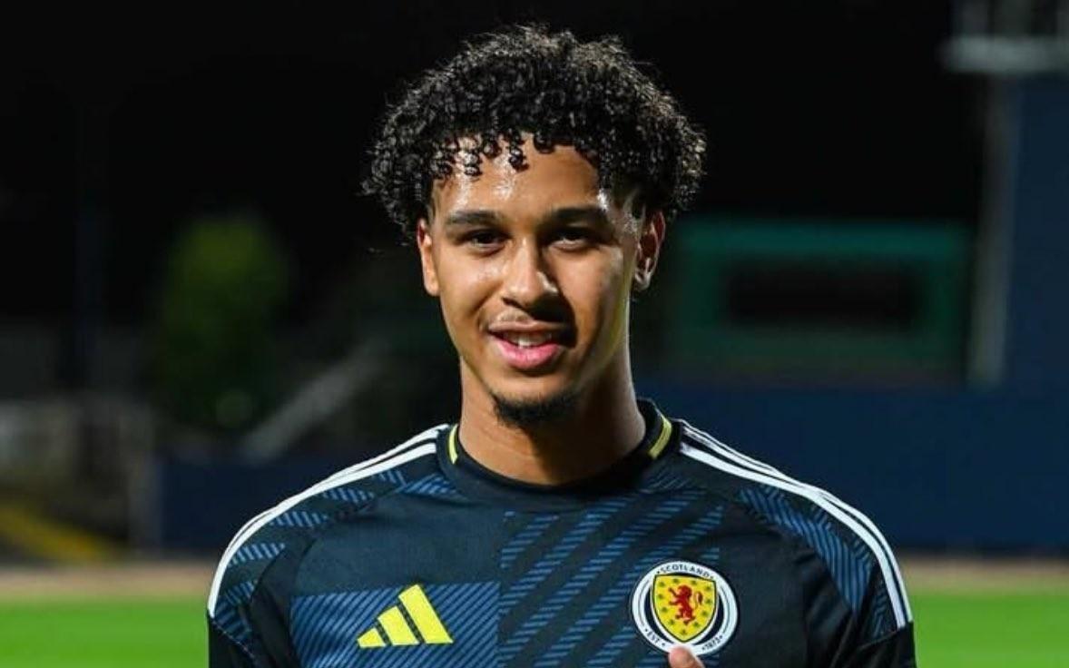 Herewego！罗马诺：曼城20岁前锋劳伦斯将租借至卢顿