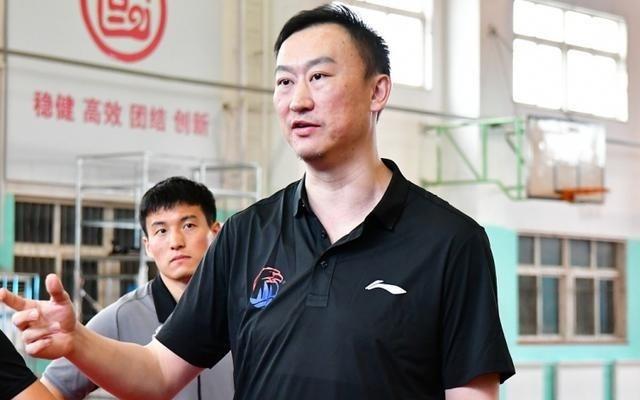 媒体人：青岛一线队夏训不到10人教练组期待通过夏联考察年轻人