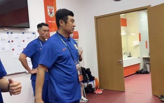 提前告别瓦科赠王大雷球衣韩鹏为重