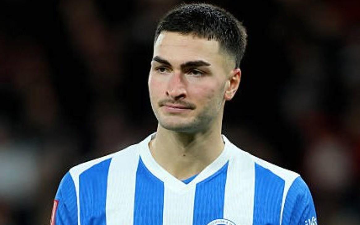 记者：米兰正在和布莱顿谈判，尝试纯租