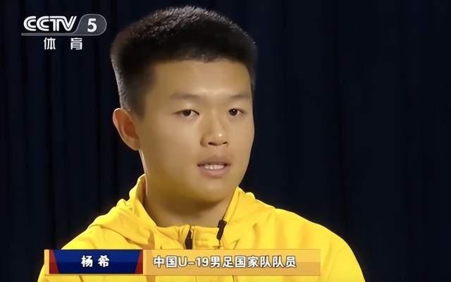 国足最大发现：20岁海归新星回国碾压