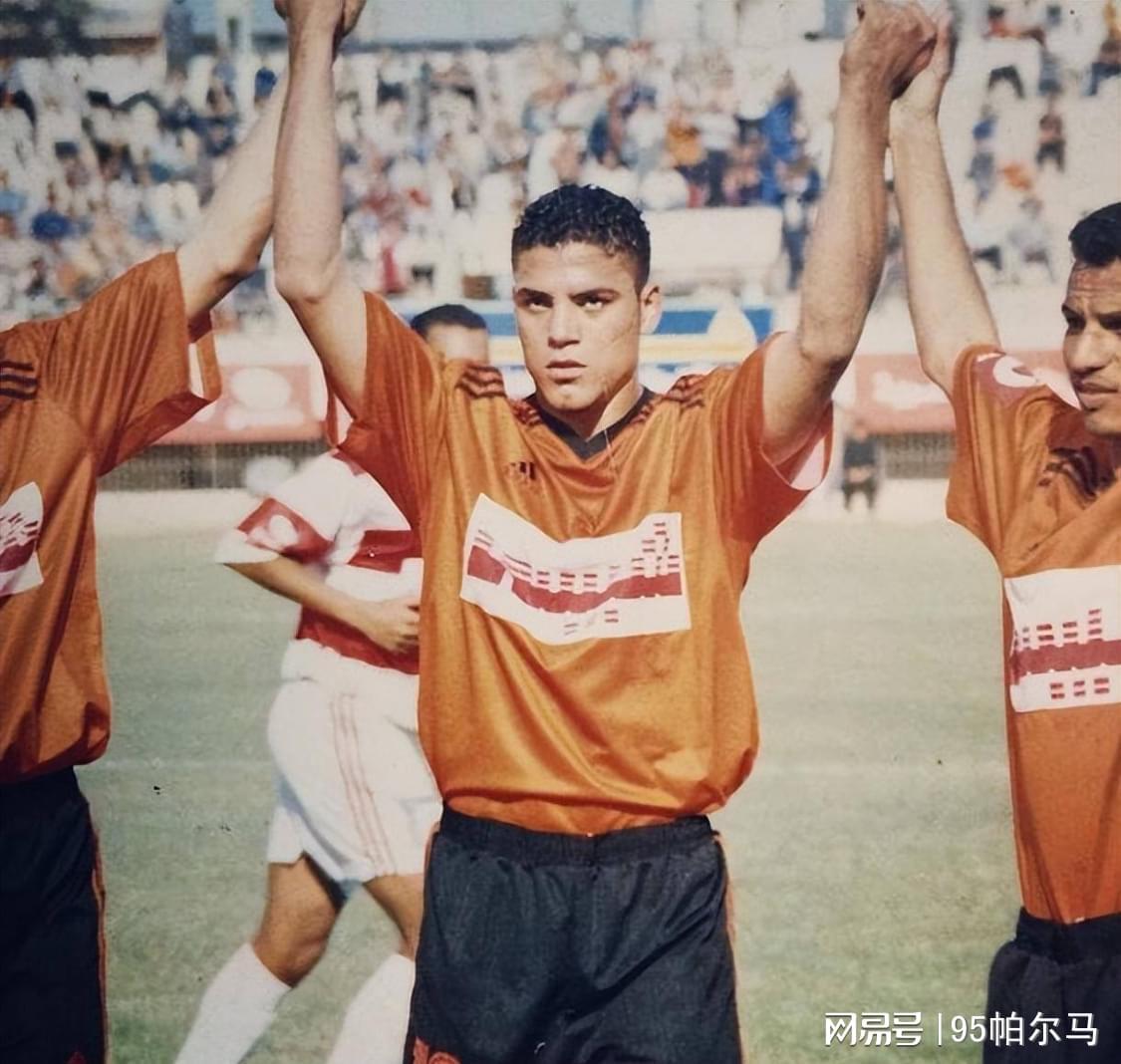 自比萨拉赫的流星，19岁成名，32岁退役