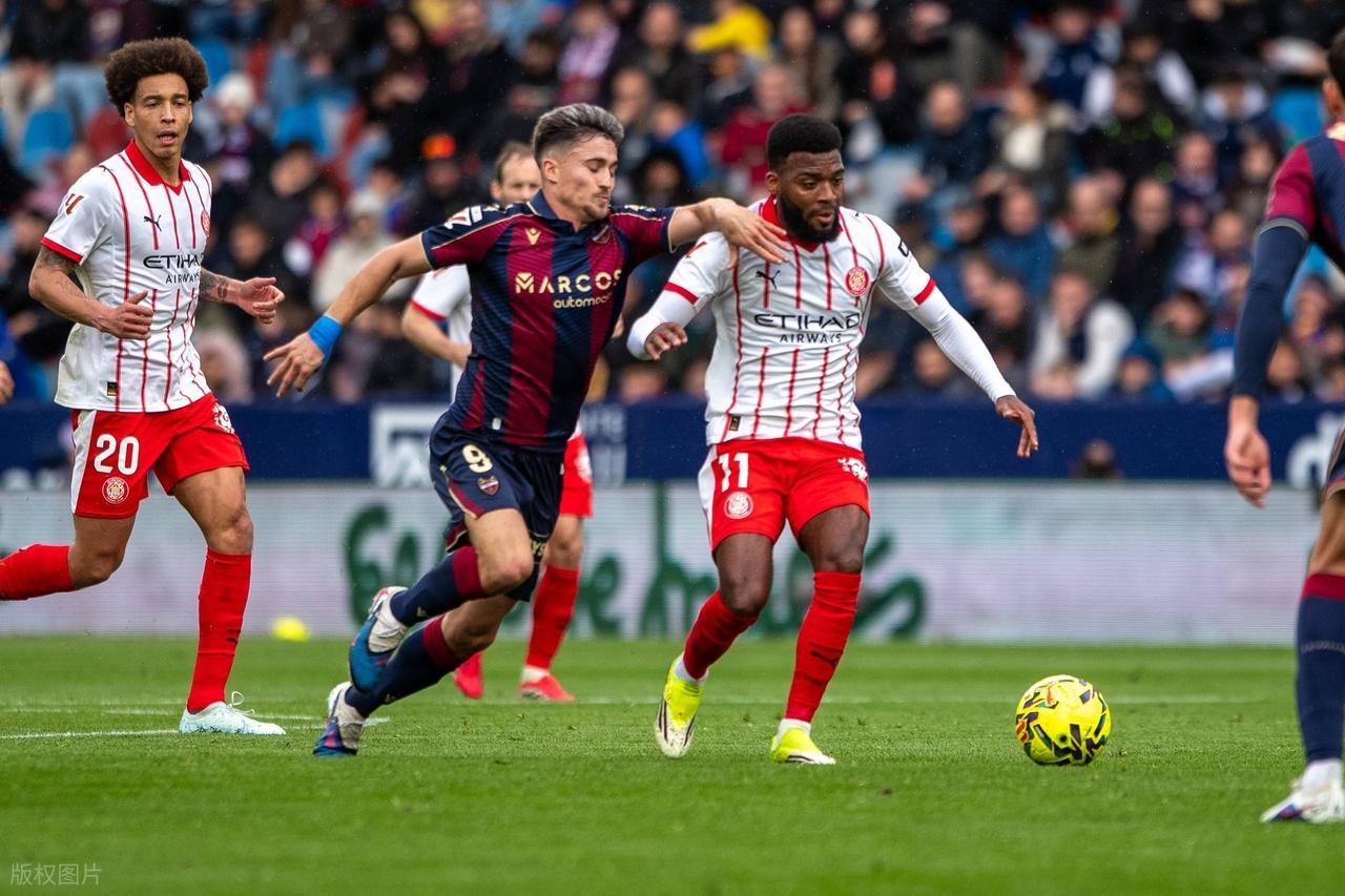 西甲：奥萨苏纳主场强势，赫罗纳能否全