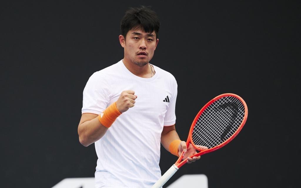 体坛联播联赛杯半决赛首回合曼城获