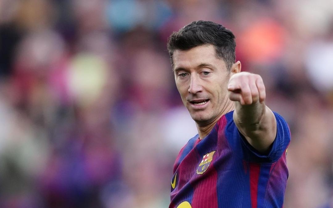 莱万：我正在考虑在巴萨的未来，目前还