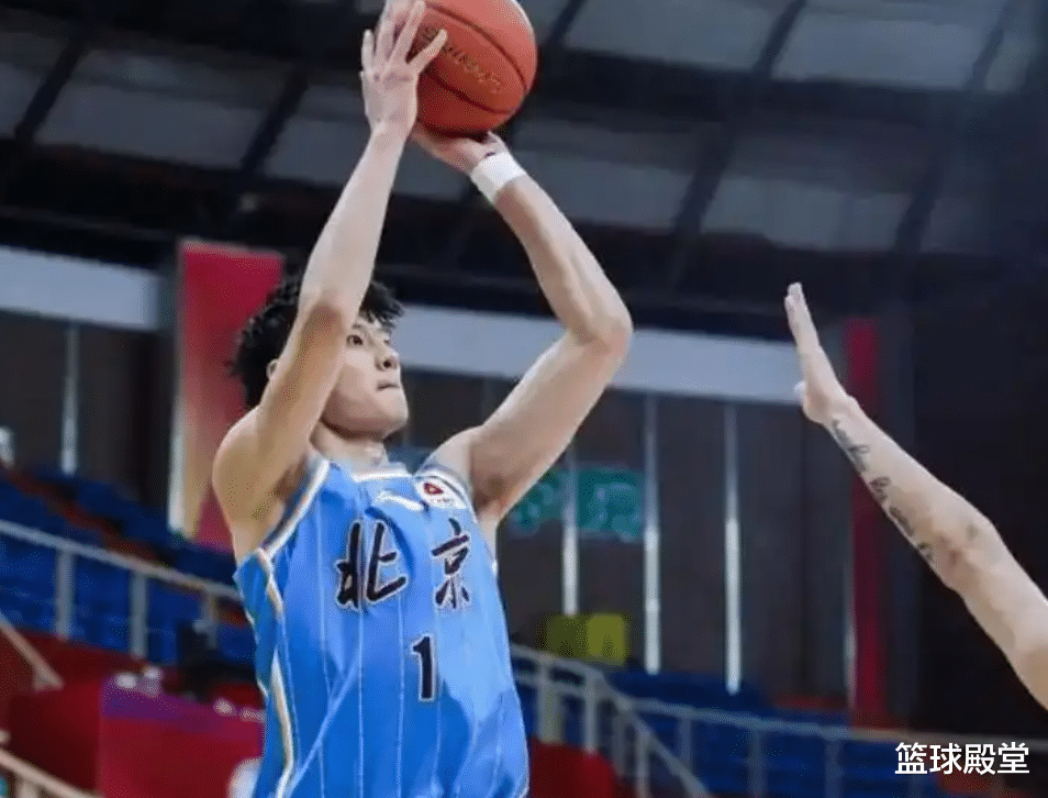 曝曾凡博将出战世预赛！半年养伤身体无碍，期待统治攻守！