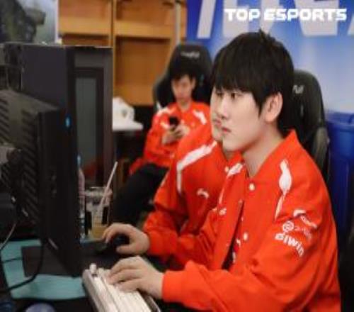 最后一转JKL今年和TES合同到期此前多次表示今年打完休息