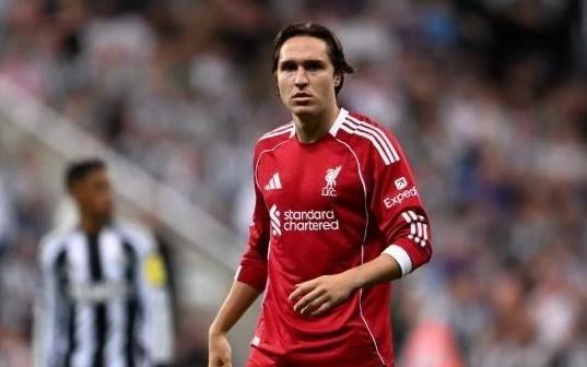 英媒：基耶萨不会无限期等待，他可能在冬窗重返意甲