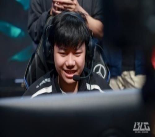 BO1换不了人啊！BLG爆冷不敌北美3号种子100T掉落到01组