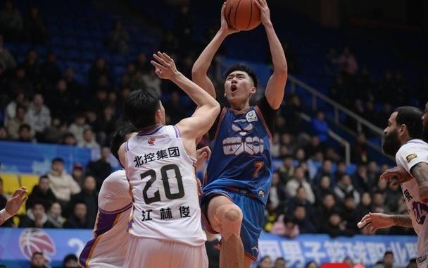 四川男篮主场憾负12轮后难求一胜