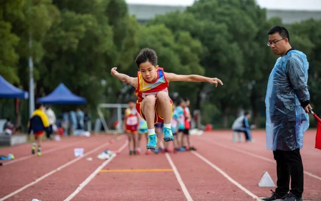 赛道上追风，远离兴奋剂！