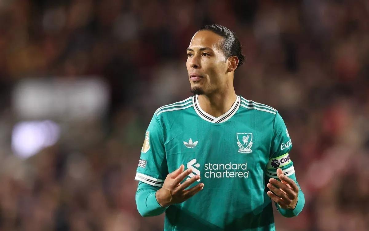 镜报记者：范戴克表现不好，斯洛特应该