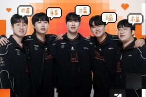 HLE为粉丝送上新年祝福：祝所有橘子们新年快乐