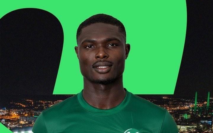 官方：沃尔夫斯堡签下巴塞尔后卫阿杰