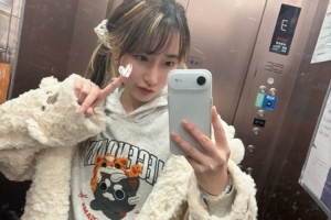 前LPL解说Kinko晒照：春天又有新衣服穿啦太空律动系列太可爱了