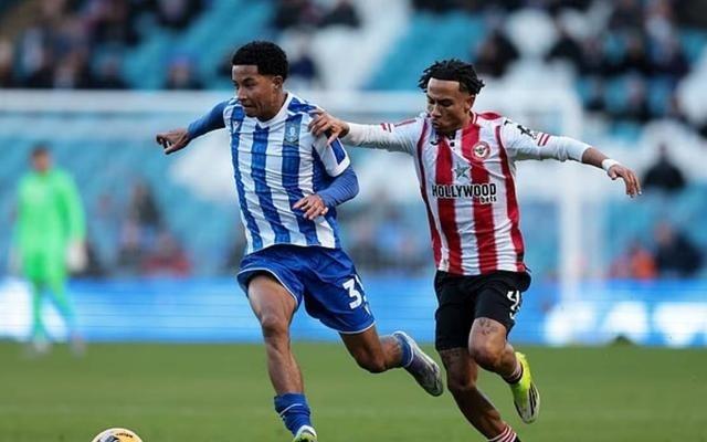 邮报：尽管蓝军加入竞争，曼联仍有望签