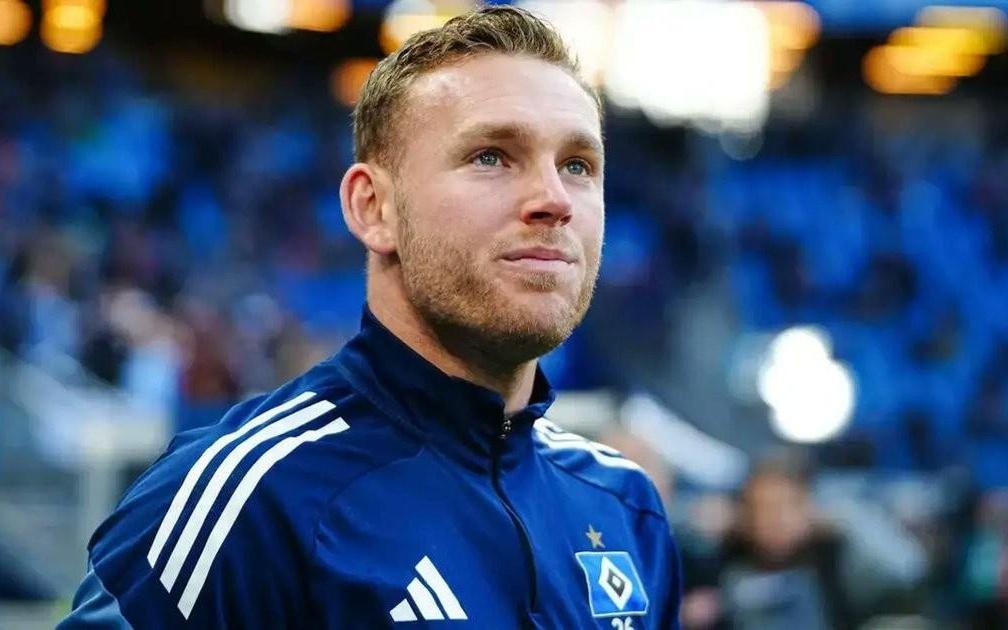 图片报：拜仁外租门将佩雷茨已罢训，希望迫使汉堡放他去圣徒